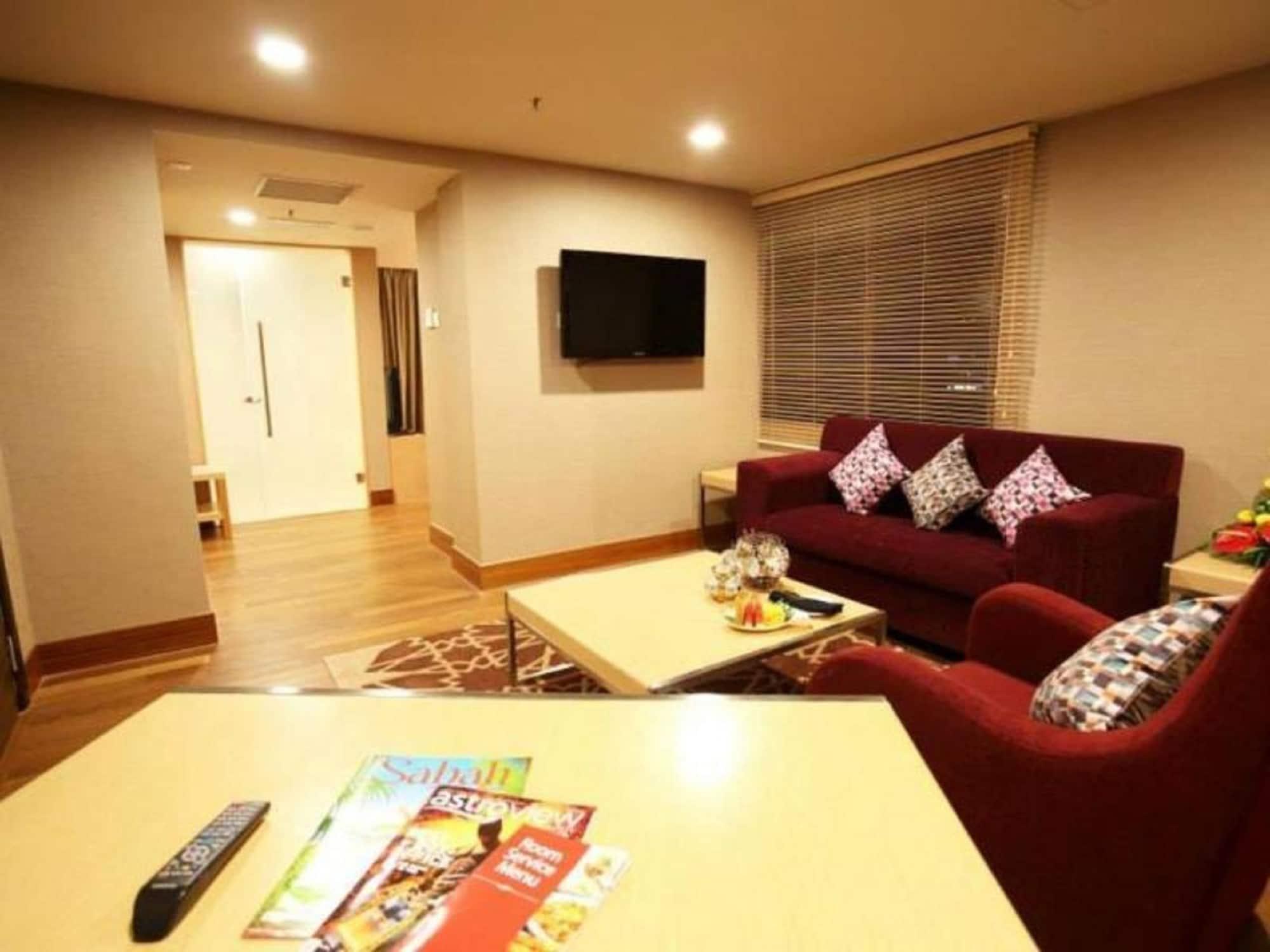 Raia Hotel Kota Kinabalu Buitenkant foto