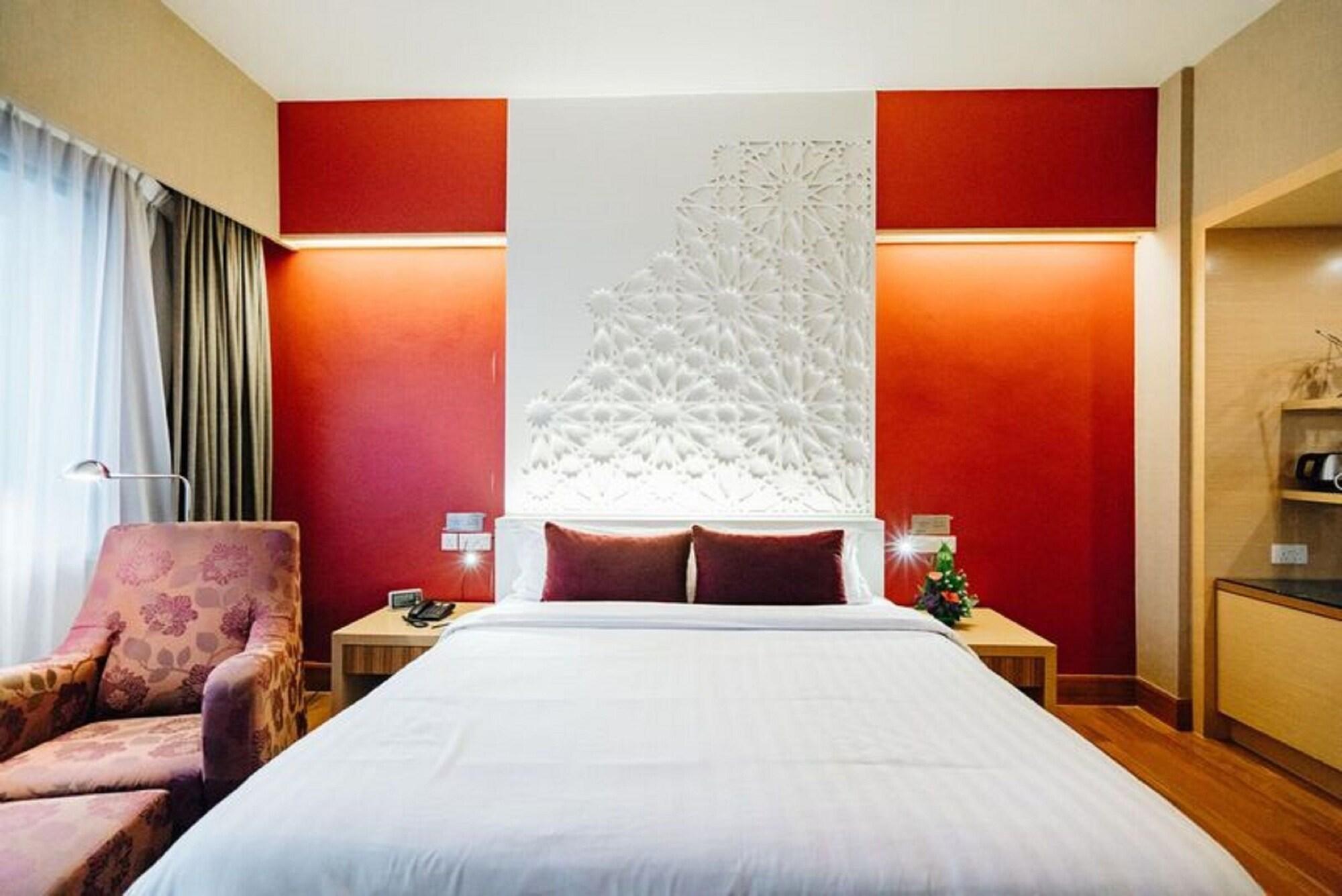 Raia Hotel Kota Kinabalu Buitenkant foto