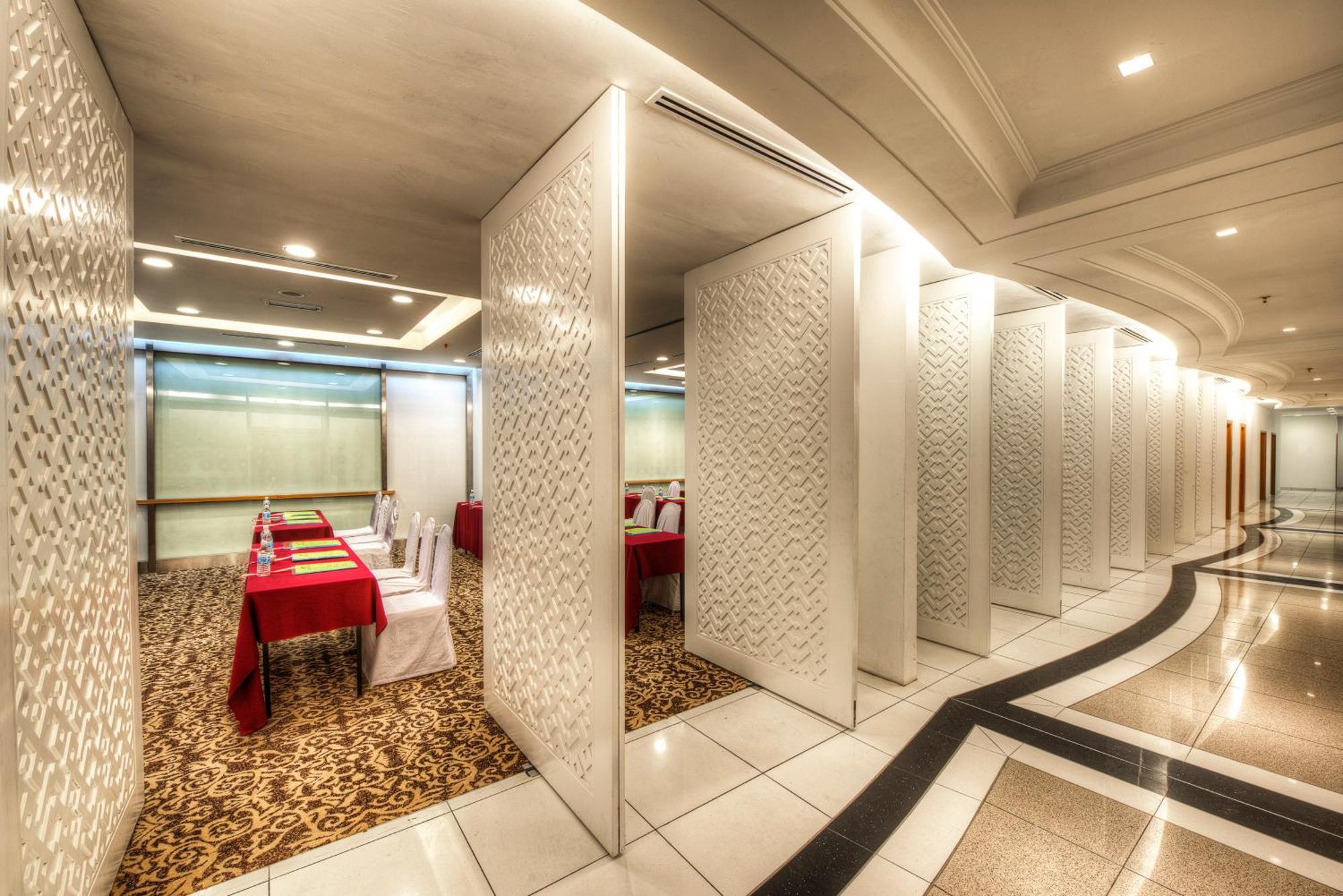 Raia Hotel Kota Kinabalu Buitenkant foto