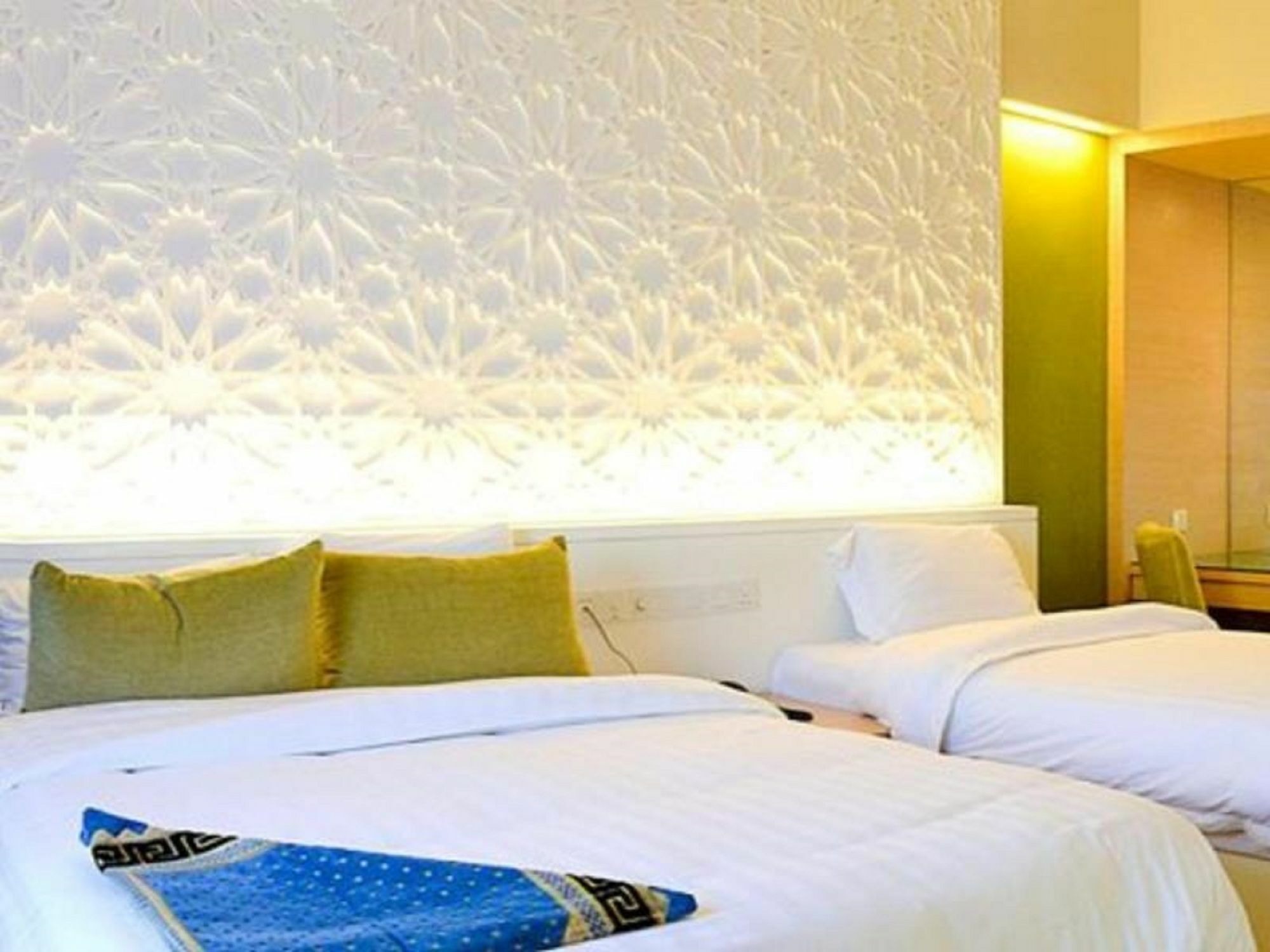 Raia Hotel Kota Kinabalu Buitenkant foto