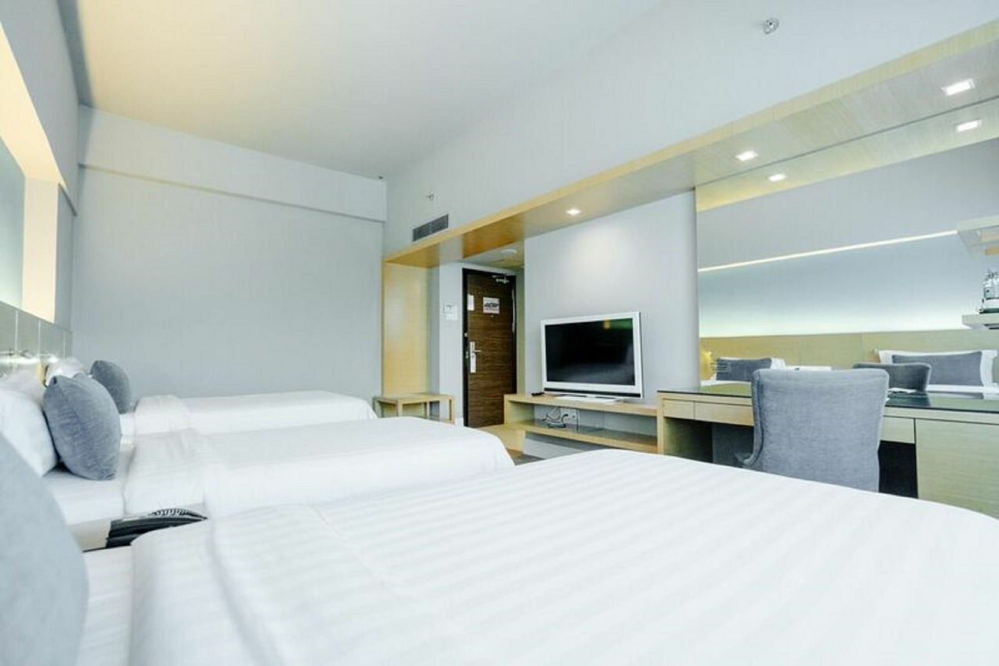 Raia Hotel Kota Kinabalu Buitenkant foto