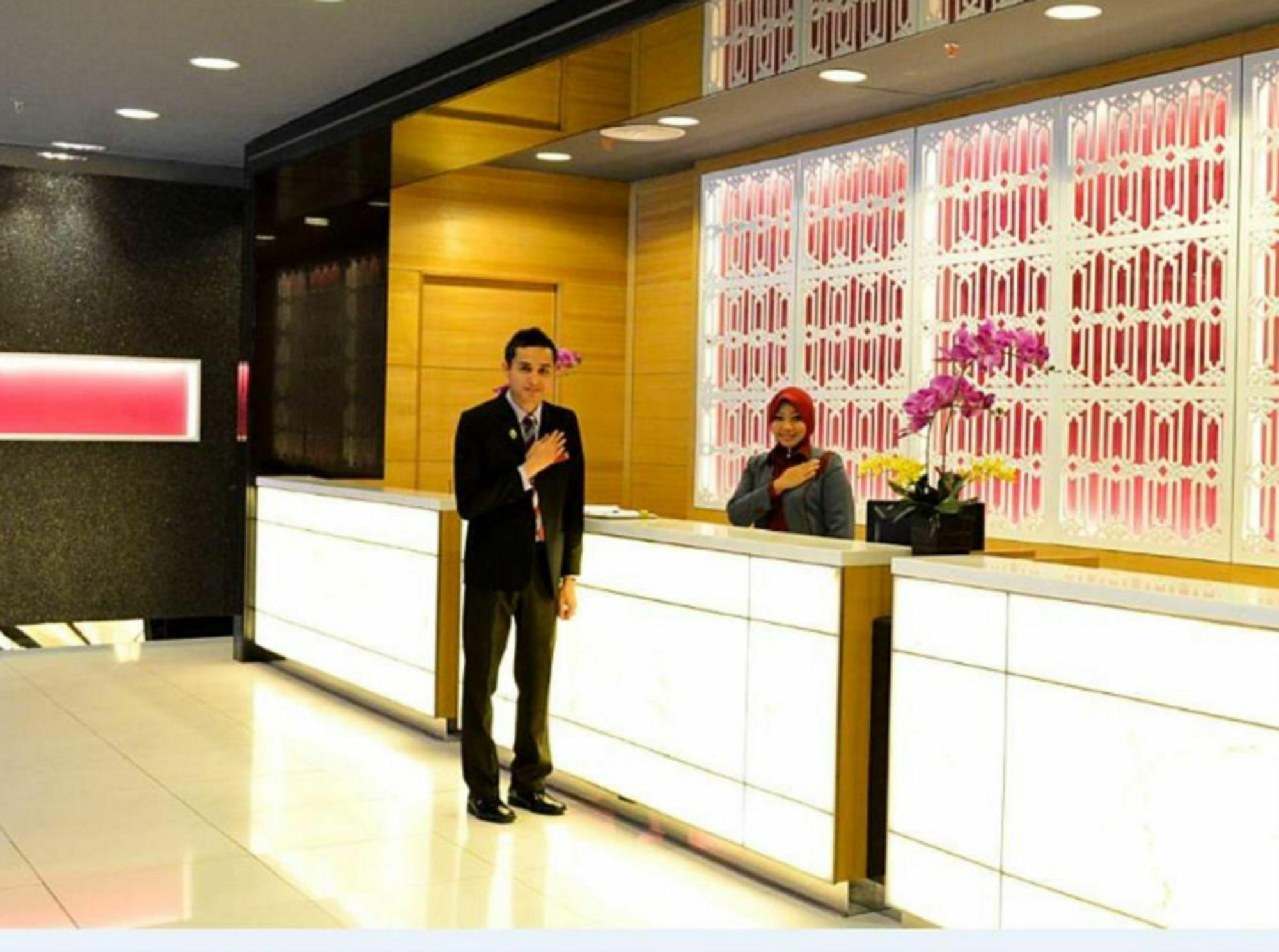 Raia Hotel Kota Kinabalu Buitenkant foto